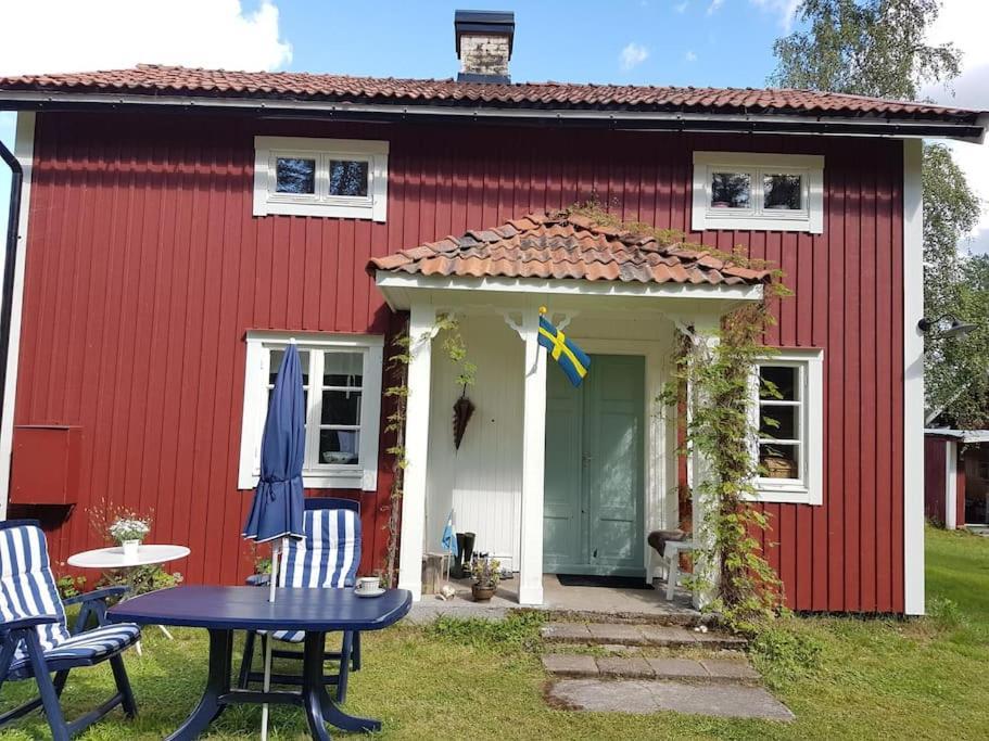 Charmig Gard Med Bastu, Strandtomt Och Utedusch I Naturskoent Omrade Sveg Exterior photo