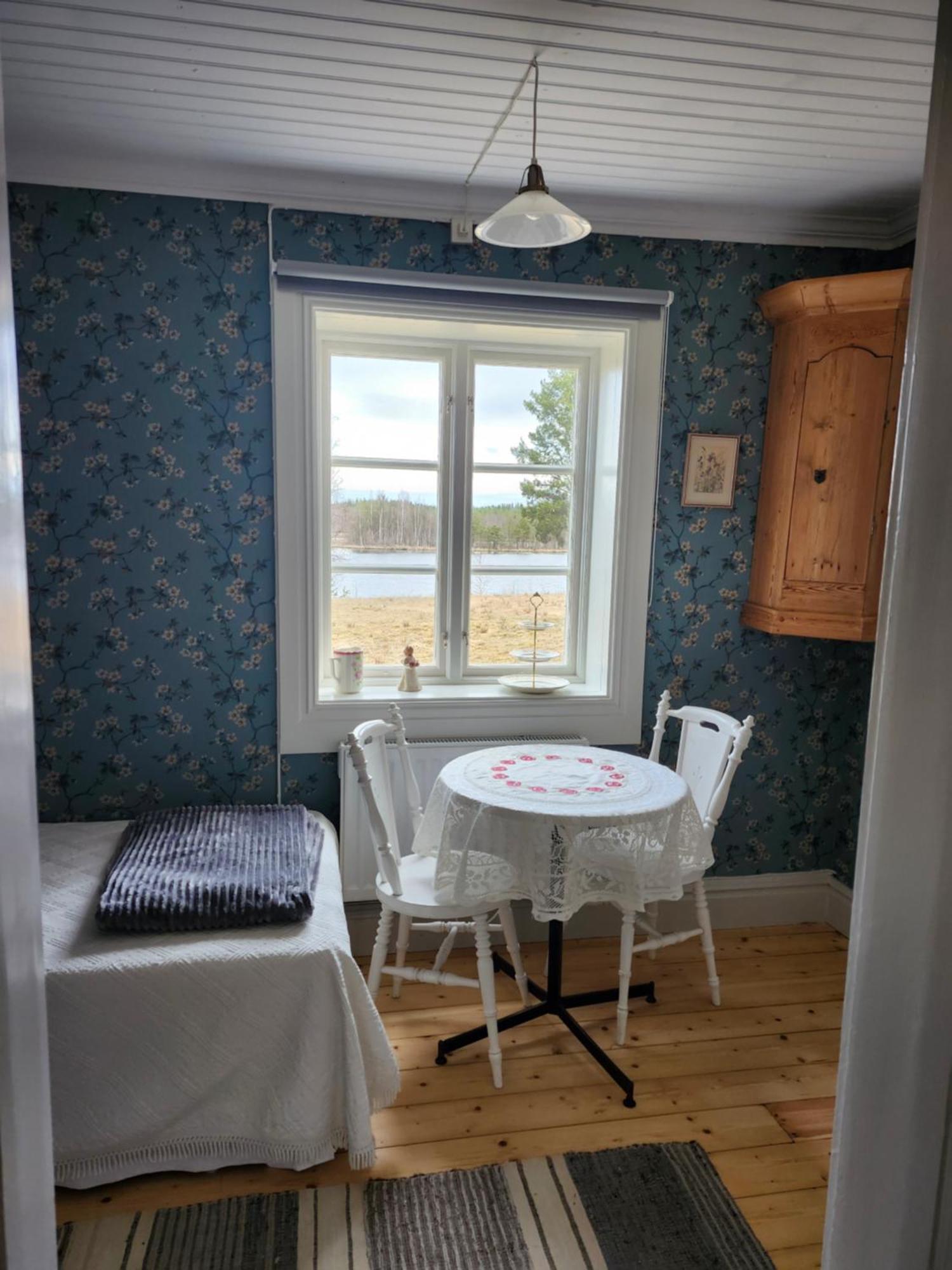 Charmig Gard Med Bastu, Strandtomt Och Utedusch I Naturskoent Omrade Sveg Exterior photo